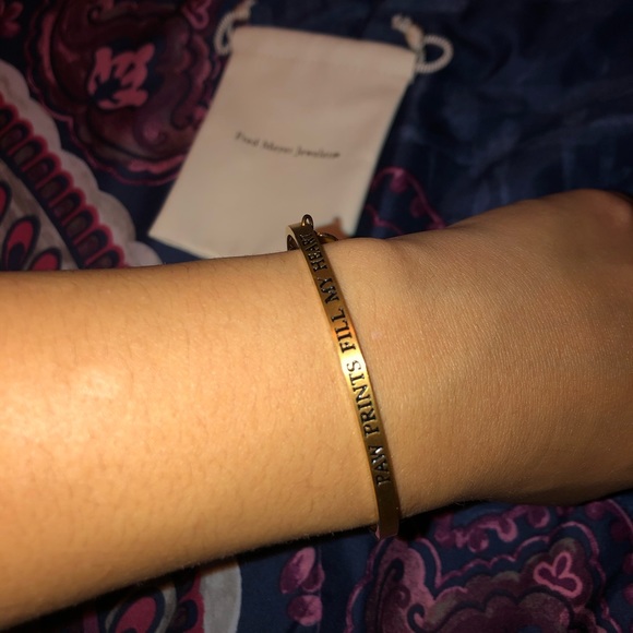 Paw Prints Fill my Heart bracelet - Picture 4 of 5